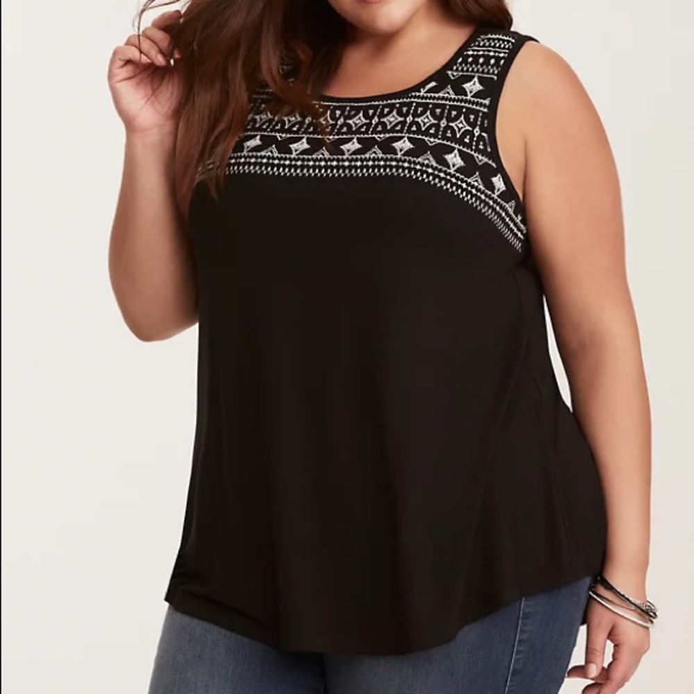 Torrid black & white embroidered tank top